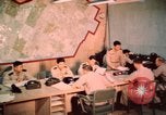 Immagine di Il Vietnam Air Force ufficiali Pleiku Vietnam del Sud, 1962, secondo 35 filmato di repertorio 65675075359