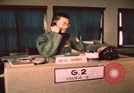 Image Vietnam des officiers de la Force aérienne Pleiku Sud Vietnam, 1962, de la seconde 32 séquences d'archives historiques vidéo 65675075361