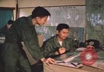 Image Vietnam des officiers de la Force aérienne Pleiku Sud Vietnam, 1962, de la seconde 60 séquences d'archives historiques vidéo 65675075361