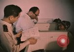 Image Vietnam Le personnel de la Force aérienne Vietnam, 1962, de la seconde 48 séquences d'archives historiques vidéo 65675075364