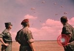 Image des officiers des Etats-Unis Vietnam, 1962, de la seconde 16 séquences d'archives historiques vidéo 65675075366