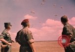 Image des officiers des Etats-Unis Vietnam, 1962, de la seconde 17 séquences d'archives historiques vidéo 65675075366
