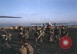 Standbild Vietnam Fallschirmjäger Vietnam, 1962, aus Sekunde 11 historischem Filmmaterial Videoclip 65675075373