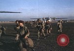 Standbild Vietnam Fallschirmjäger Vietnam, 1962, aus Sekunde 16 historischem Filmmaterial Videoclip 65675075373