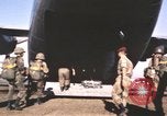 Standbild Vietnam Fallschirmjäger Vietnam, 1962, aus Sekunde 22 historischem Filmmaterial Videoclip 65675075373