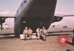 Standbild Vietnam Fallschirmjäger Vietnam, 1962, aus Sekunde 29 historischem Filmmaterial Videoclip 65675075373
