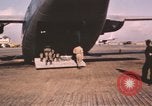 Standbild Vietnam Fallschirmjäger Vietnam, 1962, aus Sekunde 35 historischem Filmmaterial Videoclip 65675075373