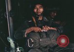 Standbild Vietnam Fallschirmjäger Vietnam, 1962, aus Sekunde 45 historischem Filmmaterial Videoclip 65675075373