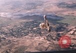 Standbild Vietnam Fallschirmjäger Vietnam, 1962, aus Sekunde 56 historischem Filmmaterial Videoclip 65675075373