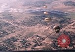 Standbild Vietnam Fallschirmjäger Vietnam, 1962, aus Sekunde 59 historischem Filmmaterial Videoclip 65675075373