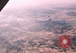 Standbild Vietnam Fallschirmjäger Vietnam, 1962, aus Sekunde 62 historischem Filmmaterial Videoclip 65675075373