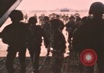 Standbild Vietnam Fallschirmjäger Vietnam, 1962, aus Sekunde 4 historischem Filmmaterial Videoclip 65675075374