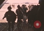 Standbild Vietnam Fallschirmjäger Vietnam, 1962, aus Sekunde 9 historischem Filmmaterial Videoclip 65675075374