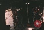 Standbild Vietnam Fallschirmjäger Vietnam, 1962, aus Sekunde 19 historischem Filmmaterial Videoclip 65675075374