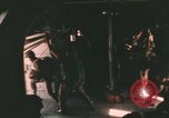 Standbild Vietnam Fallschirmjäger Vietnam, 1962, aus Sekunde 22 historischem Filmmaterial Videoclip 65675075374
