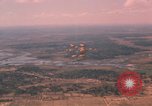 Standbild Vietnam Fallschirmjäger Vietnam, 1962, aus Sekunde 36 historischem Filmmaterial Videoclip 65675075374