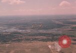 Standbild Vietnam Fallschirmjäger Vietnam, 1962, aus Sekunde 46 historischem Filmmaterial Videoclip 65675075374