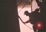 Standbild Vietnam Fallschirmjäger Vietnam, 1962, aus Sekunde 53 historischem Filmmaterial Videoclip 65675075374