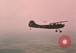 Standbild O-1E Bird Dog Flugzeuge Tan ein Vietnam, 1962, aus Sekunde 8 historischem Filmmaterial Videoclip 65675075377
