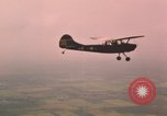 Standbild O-1E Bird Dog Flugzeuge Tan ein Vietnam, 1962, aus Sekunde 9 historischem Filmmaterial Videoclip 65675075377