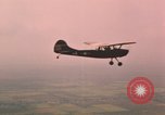 Standbild O-1E Bird Dog Flugzeuge Tan ein Vietnam, 1962, aus Sekunde 10 historischem Filmmaterial Videoclip 65675075377