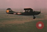 Standbild O-1E Bird Dog Flugzeuge Tan ein Vietnam, 1962, aus Sekunde 40 historischem Filmmaterial Videoclip 65675075377