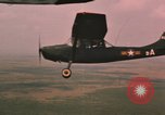 Standbild O-1E Bird Dog Flugzeuge Tan ein Vietnam, 1962, aus Sekunde 48 historischem Filmmaterial Videoclip 65675075377