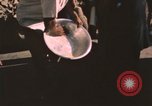 Immagine di Popolo vietnamita Canzone Mao Vietnam, 1962, secondo 15 filmato di repertorio 65675075384