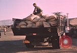 Standbild vietnamesische Volk Song Mao Vietnam, 1962, aus Sekunde 26 historischem Filmmaterial Videoclip 65675075385