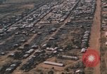 Standbild Luftaufnahmen Song Mao Vietnam, 1962, aus Sekunde 33 historischem Filmmaterial Videoclip 65675075386