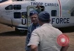 Standbild der US Air Force Offiziere Da Nang Vietnam, 1962, aus Sekunde 12 historischem Filmmaterial Videoclip 65675075394