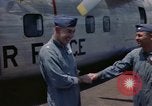 Standbild der US Air Force Offiziere Da Nang Vietnam, 1962, aus Sekunde 22 historischem Filmmaterial Videoclip 65675075394