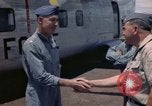 Standbild der US Air Force Offiziere Da Nang Vietnam, 1962, aus Sekunde 24 historischem Filmmaterial Videoclip 65675075394