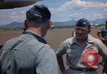 Standbild der US Air Force Offiziere Da Nang Vietnam, 1962, aus Sekunde 26 historischem Filmmaterial Videoclip 65675075394