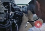 Standbild USA airmen Da Nang Vietnam, 1962, aus Sekunde 8 historischem Filmmaterial Videoclip 65675075395