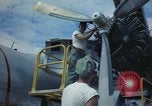 Standbild USA airmen Da Nang Vietnam, 1962, aus Sekunde 11 historischem Filmmaterial Videoclip 65675075395