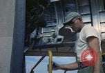 Standbild USA airmen Da Nang Vietnam, 1962, aus Sekunde 19 historischem Filmmaterial Videoclip 65675075395