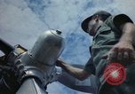 Standbild USA airmen Da Nang Vietnam, 1962, aus Sekunde 24 historischem Filmmaterial Videoclip 65675075395