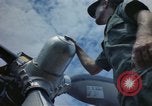 Standbild USA airmen Da Nang Vietnam, 1962, aus Sekunde 26 historischem Filmmaterial Videoclip 65675075395