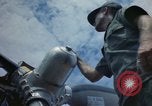 Standbild USA airmen Da Nang Vietnam, 1962, aus Sekunde 27 historischem Filmmaterial Videoclip 65675075395