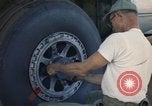 Standbild USA airmen Da Nang Vietnam, 1962, aus Sekunde 33 historischem Filmmaterial Videoclip 65675075395