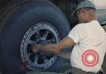 Standbild USA airmen Da Nang Vietnam, 1962, aus Sekunde 35 historischem Filmmaterial Videoclip 65675075395