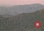 Image F-100D Super de chasseurs à réaction Sabre Vietnam, 1967, de la seconde 10 séquences d'archives historiques vidéo 65675075396