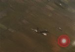 Immagine di F-100D Super Sabre jet fighters Il Vietnam, 1967, secondo 22 filmato di repertorio 65675075398