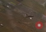 Immagine di F-100D Super Sabre jet fighters Il Vietnam, 1967, secondo 25 filmato di repertorio 65675075398