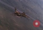 Immagine di F-100D Super Sabre jet fighters Il Vietnam, 1967, secondo 44 filmato di repertorio 65675075398