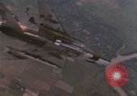 Immagine di F-100D Super Sabre jet fighters Il Vietnam, 1967, secondo 56 filmato di repertorio 65675075398