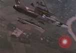 Immagine di F-100D Super Sabre jet fighters Il Vietnam, 1967, secondo 59 filmato di repertorio 65675075398