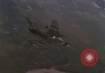 Immagine di F-100D Super Sabre jet fighters Il Vietnam, 1967, secondo 62 filmato di repertorio 65675075398