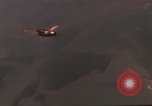 Image F-100D Super de chasseurs à réaction Sabre Vietnam, 1967, de la seconde 49 séquences d'archives historiques vidéo 65675075405